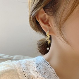 Crystal Helix Star Drop Earrings Long Tassel Star Studs Boho Rhinestones Star Chain Earrings Vintage Gold Statement Chandelier Earrings Jewelry for Women