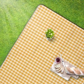 EAS Camping Small Checkered Picnic Mat, 150x200cm, Outdoor Folding Type Folding Picnic Mat