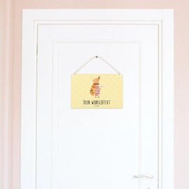 Mr. & Mrs. Panda Personalisiertes Deko Schild Nachtfalter Fähnchen DIN A6 - Personalisierte Geschenke, Dekoschild, süß, Wandschild, Wanddeko,