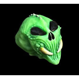 Xentric Guitars® - SCI-FI Series Resin Shaped Knobs - Green Alien (Glow in the Dark), 6mm