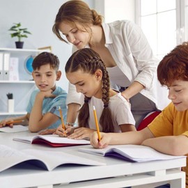 CHTRYTOM 9PCS Teacher Appreciation Bracelet for Women Men 8mm Natural Stone Stretchy Beaded Bracelet Thank You Appreciation Gifts for Teacher Day