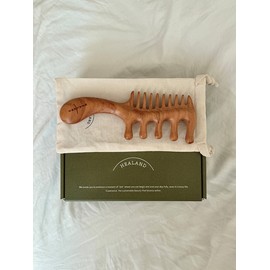 Hiland wooden scalp gua sha / 힐란드 원목 두피 괄사