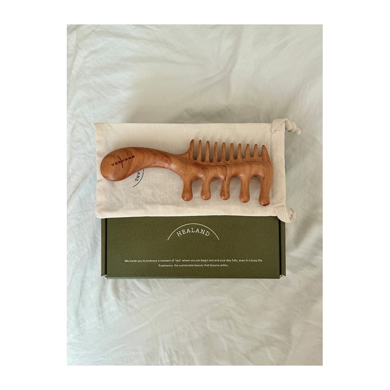 Hiland wooden scalp gua sha / 힐란드 원목 두피 괄사