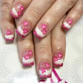 24Pcs Pink Valentines Day Nails Heart Press on Nails Short Square Fake Nails Glitter Heart Glue on Nails French Tip False Nails Cute Artificial Acrylic Nails for Women Girls Holiday Nail Decoration