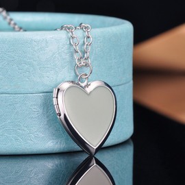 Yumilok Heart Shape Photo Locket Glow-in-the-Dark Pendant Necklace Alloy Amulet Chain Pendant for Women Children Blue Light, Metal, No Gemstone