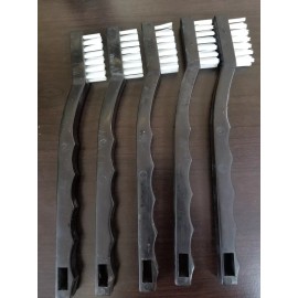 HIGHTBRUSH 441N NYLON  HAND SCRATCH BRUSH PLASTIC HANDLE 7 1/4'' 3 X 7 ROWS 5 PC