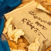 One-dose pure herbal bath pouch made of Angelica root, pure herbal ingredients with no additives. / 한첩 순수 한방입욕 주머니 당귀 첨가물 없는 순수한 한방재료