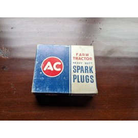 AC GM AC TC88L Spark Plugs NOS (4 Quantity)