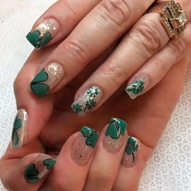 Lucky Clover Press on Nails Medium Square St Patricks Day Fake Nails with Silver Glitter Design Green Clover Tips False Nails St. Patrick's Day Glue on Nails Artificial Stick on Nails for Women Girls