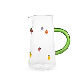 H&H, Caraffa in Vetro Borosilicato 1,6 L con Miniature Esterne Fruttate Assortite – Ciliegie, Fragola, Uva, Limone, Pesca, Ananas – Manico Verde – Lavabile in Lavastoviglie