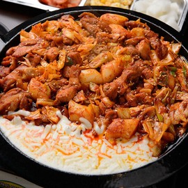 Chuncheon chicken ribs 700g 3 packs + mozzarella cheese 27g 3 packs / 참닭 춘천 닭갈비700g3팩+모짜렐라치즈27g3팩