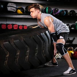 Coderas de compresión (par) de neopreno de 5 mm para levantamiento de pesas, levantamiento de potencia, tenis, golf y baloncesto (pequeño, negro)