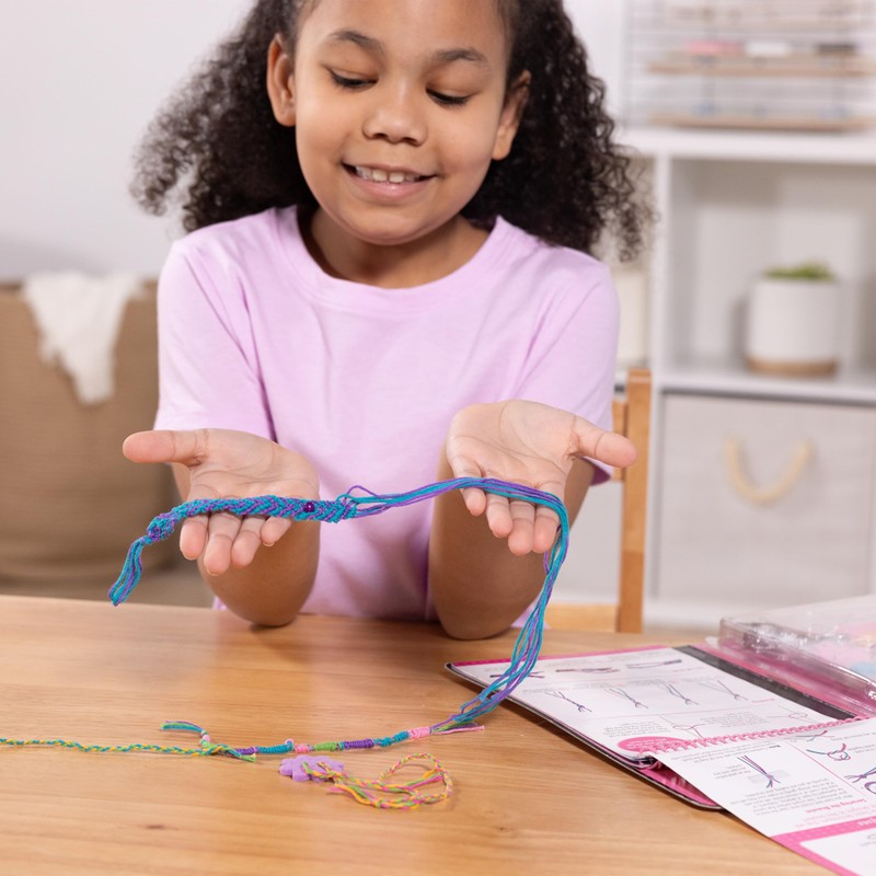 Melissa & Doug On the Go Friendship Bracelet Craft Set