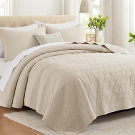 Lavsiry Cal/California King Size Beige Quilt Bedding Set, Summer Soft Lightweight Microfiber Oversized Bedspread & Coverlet for All Seasons - 3 Piece(1 Quilt, 2 Pillow Shams)