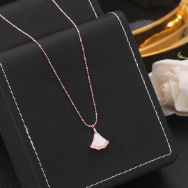 PetPong Women 18K Gold Scallop Pendant Choker Necklace with Exquisite Cubic Zirconia Inlaid Necklace 40-48cm Adjustable Fashion Summer Jewelry Gift, Medium, Copper, No gems