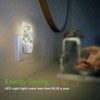 Chrobak LED Night Light,Green Maple Leaves LED Night Light Plug
