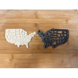Realistic Detailed United States Map Cookie Cutter - Easy Push Design, Ideal for Geography Enthusiasts, Education, and Celebrations (3.25 x 4.75 inches)