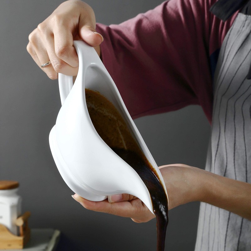 Bruntmor 11 Oz White Ceramic Gravy Boat With Tray, 11