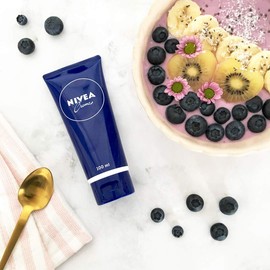 Nivea Creme Skin Cream For The Whole Body
