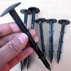 200x Grass Pegs Lawn Turf Weed Mat Plastic Pins Stakes