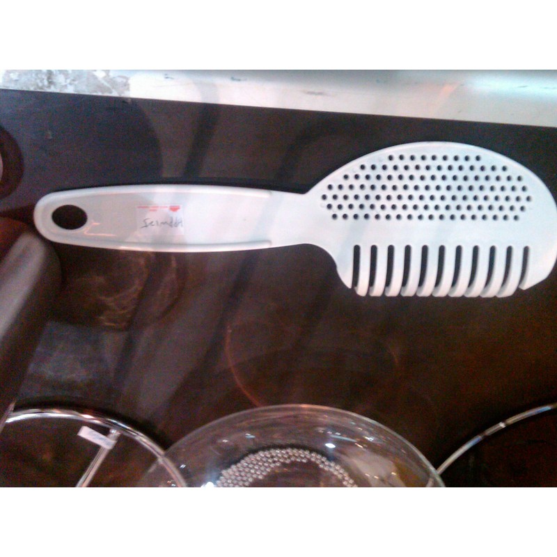 Gadjit Pasta Strain & Serve – Pot Strainer and Pasta