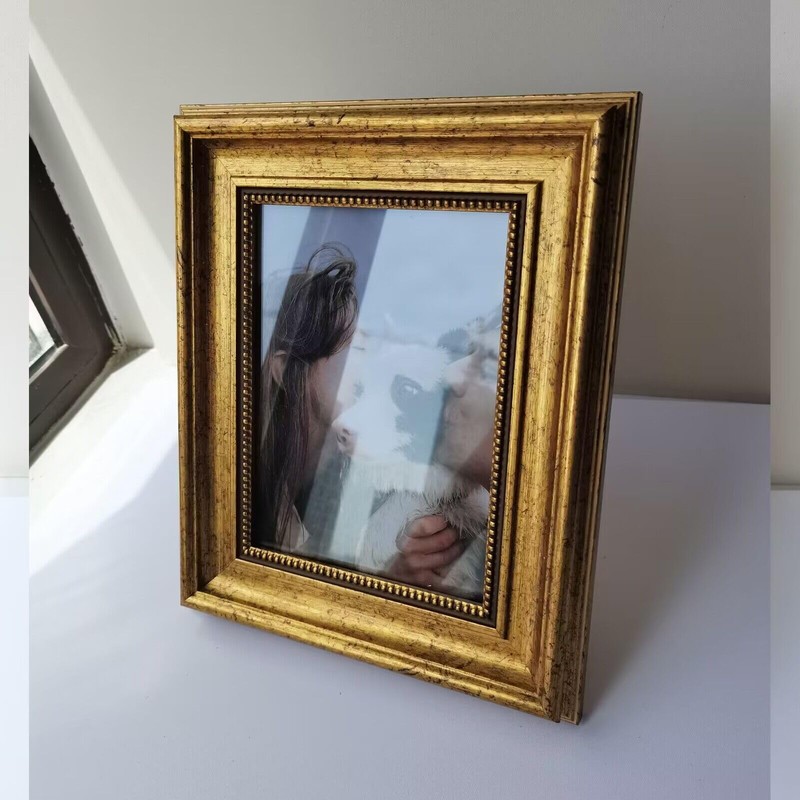 Professional 6x8 Inch Gold Vintage Photo Frame with Stand