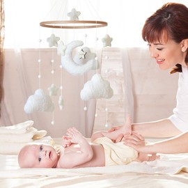 Mobile Baby Wooden Mobile Baby Bed Bell Wind Chime Baby with Moon Clouds Stars Baby Mobile Toy Baby Room Decoration Gift for Girls Boys