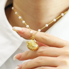 ALRNBY Charm Necklace for Women Chunky Gold Paperclip Chain Choker Heart Necklace Stackable Seashell Starfish Pendant Trendy Hypoallergenic Jewelry Gift