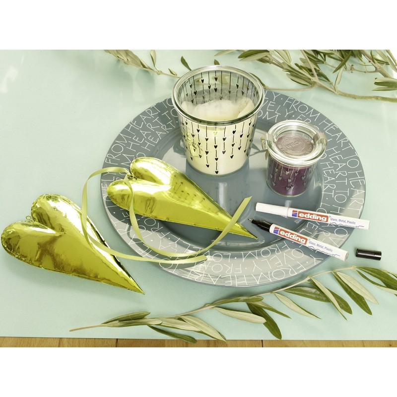 Edding 780 Paint Pen.