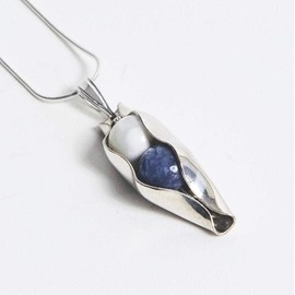 17th anniversary necklace | Two peas in a pod | Mixed birthstones | Shell anniversary | 17 years together | Sentimental husband & wife gift