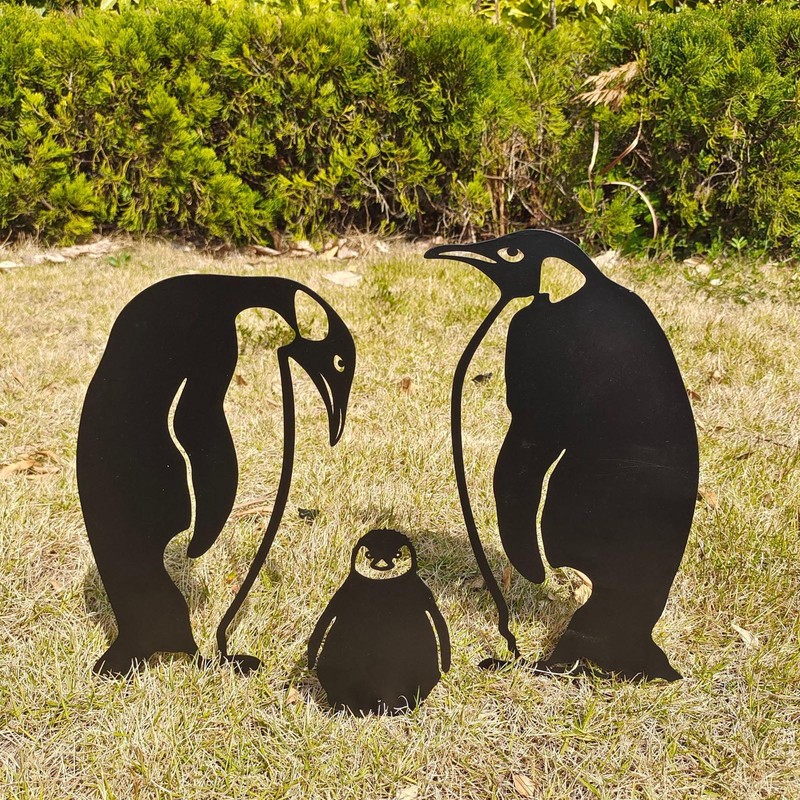 Penguin Family Stake Statue Simulation Vivid Hollow Iron Animal Stake