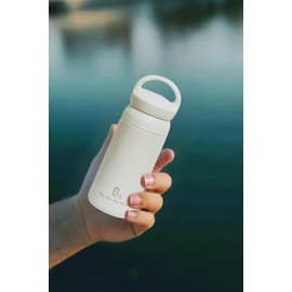 Dr.mito Thermo bottle Vacuum-Sealed, Sweat-Proof, Durable Stainless Steel with Sleek Design, Ideal for Outdoor Adventures White