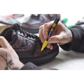 POSCA Pens PC-5M Acrylic Felt Tip Coloured Permanent Paint Markers for Adults and Kids. Perfect for Colouring, Fabric, Graffiti, Watercolour, Outline Drawing, Window and Glass Art. 12 Pack