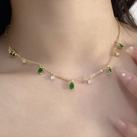 MIQIQAO Emerald Gemstone Necklace Green Diamond Pendant Choker Necklace Green Crystal Necklace Adjustable Clavicle Chain Jewellery for Women and Girls, Acrylic