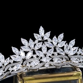 SEPBRIDALS Cubic Zirconia Classic Tiara for Bridal,Crystal Princess Tiaras Diadem for Girl,Prom,Party Head Jewelry HT19031, M, Crystal, Cubic Zirconia