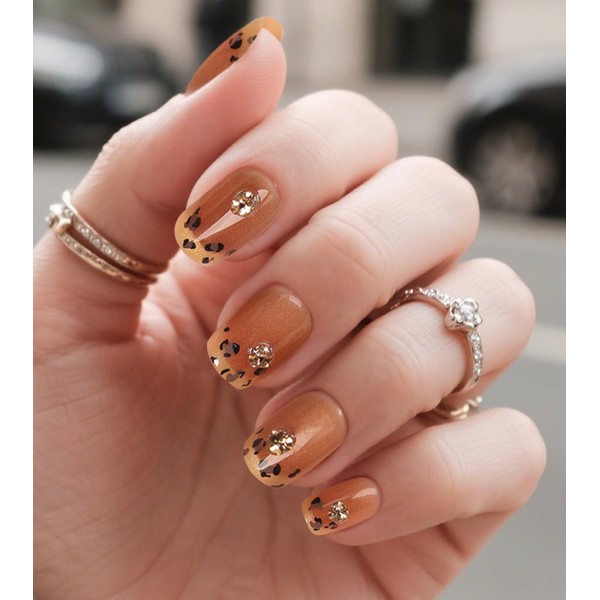 Artquee French Tip Press on Nails Short Pursue Radiance Square