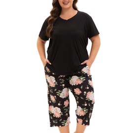 MUKVIK Plus Size Pajamas for Women Set, Womens Plus Size Short Sleeve V Neck Capri Pants Pajama Sets with Pockets(Floral Black 1,4X)