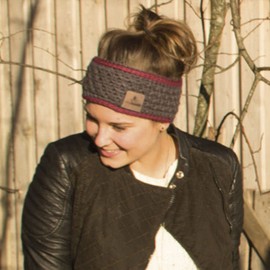 myboshi Shinshiro Crochet Set with No. 1 Wool, Needle and Instructions for Hats and Headbands, Crochet Pack, 30% Merino Wool, Grey, Red with Circular Knitting Needle