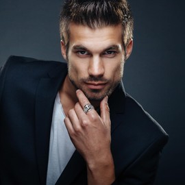 Rofusn Cross Signet Ring for Men Women: Silver Stainless Steel Celtic Christian Biker Ring Religious Jewelry Gifts for Easter Christmas, Size 13