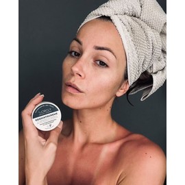 CIRCLY Anti-Ageing Face Cream for Wrinkles and Dark Circles with Oil from Upgecycled Avocado Seeds, Hyaluron, Almond and Olive Oil (1 x 50 ml)