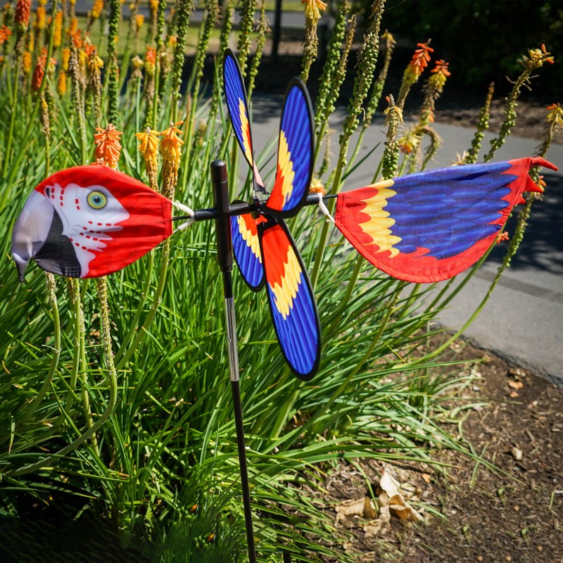 In the Breeze 2615 — Pivoting Parrot Bird Spinner —