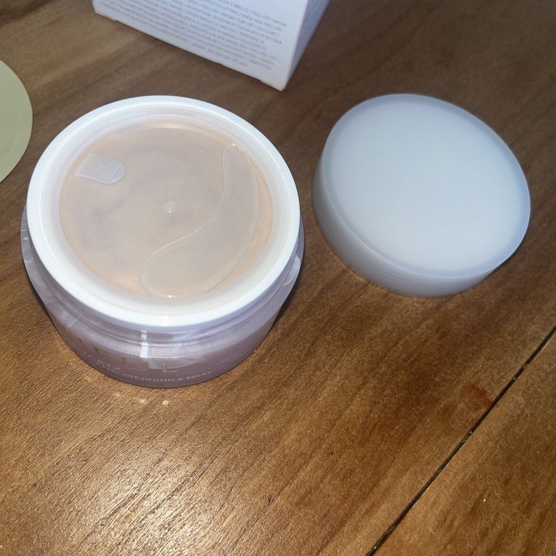 Quartz Wishful Rose Quartz Lift & Glow Peel Off Face