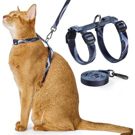 PetThem - Juego de arnés y correa para gatos, arnés ajustable a prueba de escapes, cómodo, suave, ligero, de uso seguro y fácil, arnés de viaje para