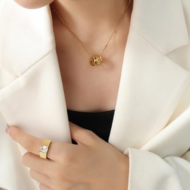 LYLYMIMI Women's Necklace With Green Gemstones Inlaid With Gold Plated Rings Stacked Pendant Necklace Titanium Steel Gold Necklace Jewelry