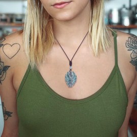 Lovionus89 Natural Fluorite Ninetail Fox Necklace Healing Crystal Gemstone Pendant Protective Amulet Charm, 100% brand, No Gemstone