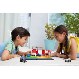 Matchbox Toy Car & Playset, Action Drivers Farm Adventure with 1:64 Scale Tractor & Trailer, 2 Hay Bales & Detachable Goat, Horse & Cow Figures & Sounds