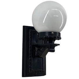 The King's Bay Cast Iron Victorian Floral Wall Sconce (Globe)