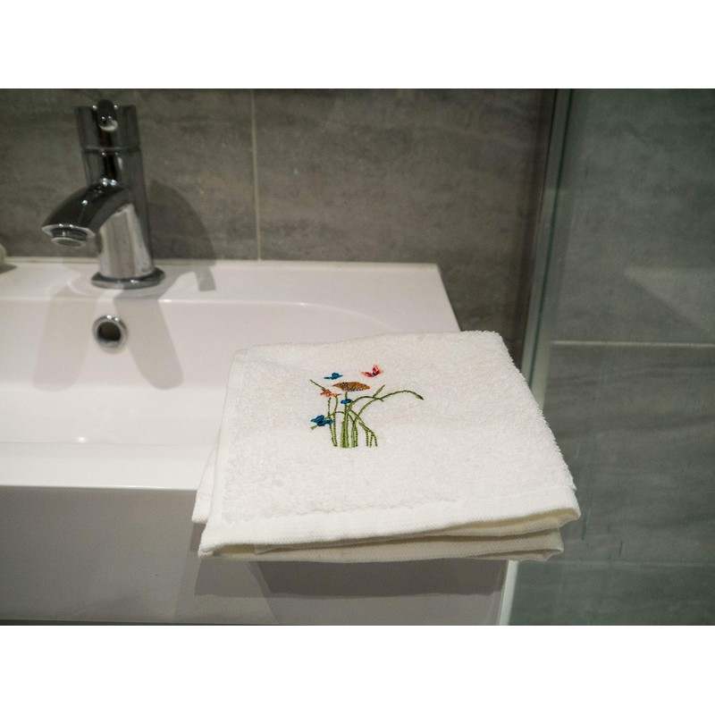 Lex's Linens Floral & Butterfly Embroidered Towels (Set of 2