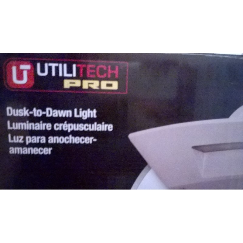 24 Watt White Dusk to Dawn Security Light