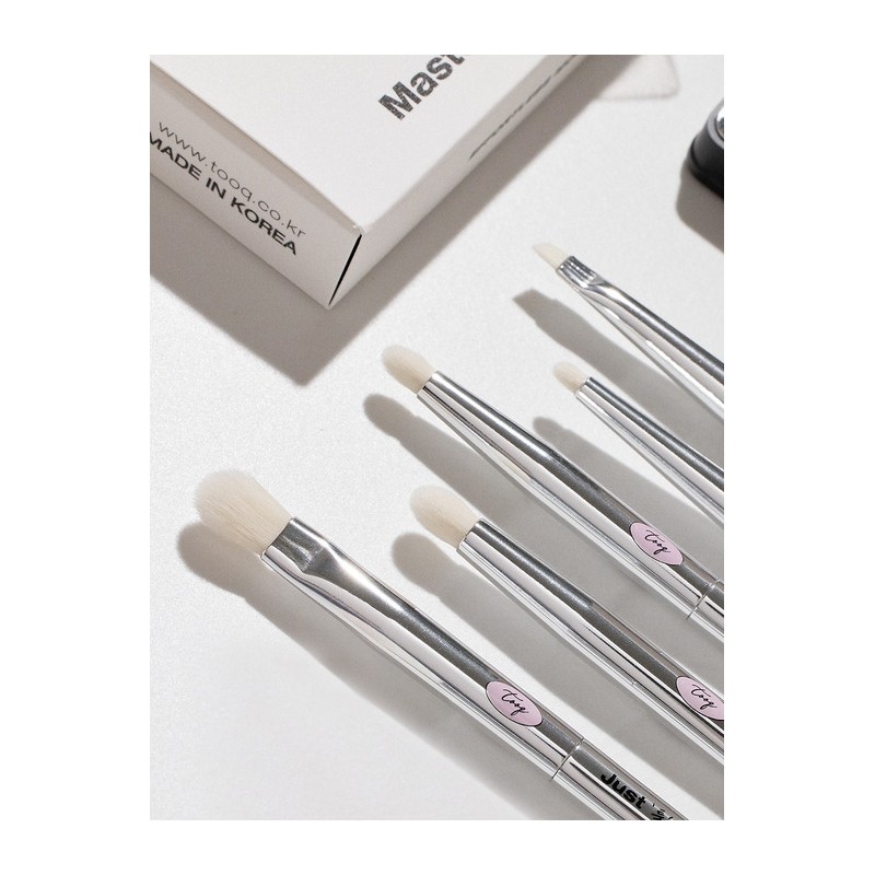 Just Took Brush / 저스트 툭 브러시